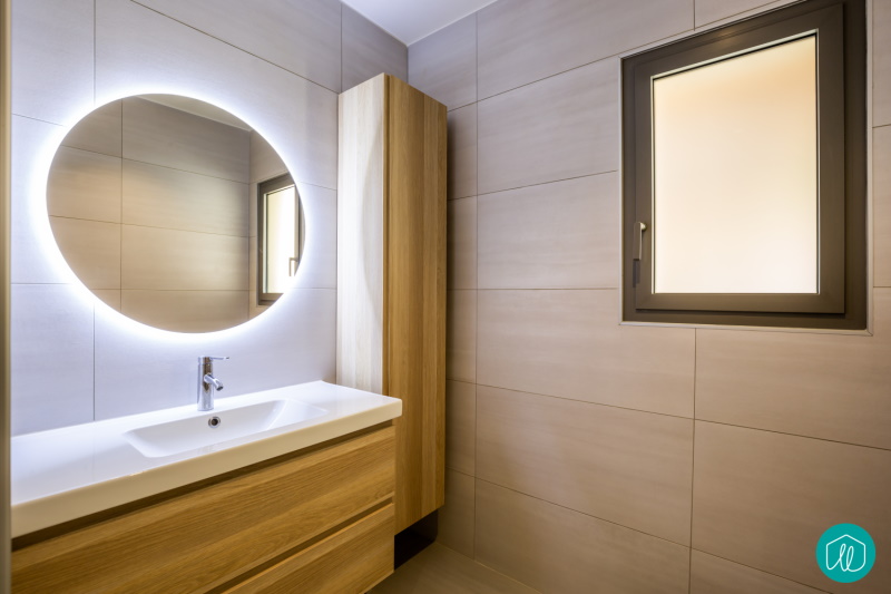 Agence etincelles Bordeaux Une maison familiale, pratique et épurée. Construction d’une habitation de 130 m² avec 3 chambres et 1 bureau. Une cuisine ouverte sur le salon. Une terrasse couverte pour profiter de l’extérieur et un abri voiture.