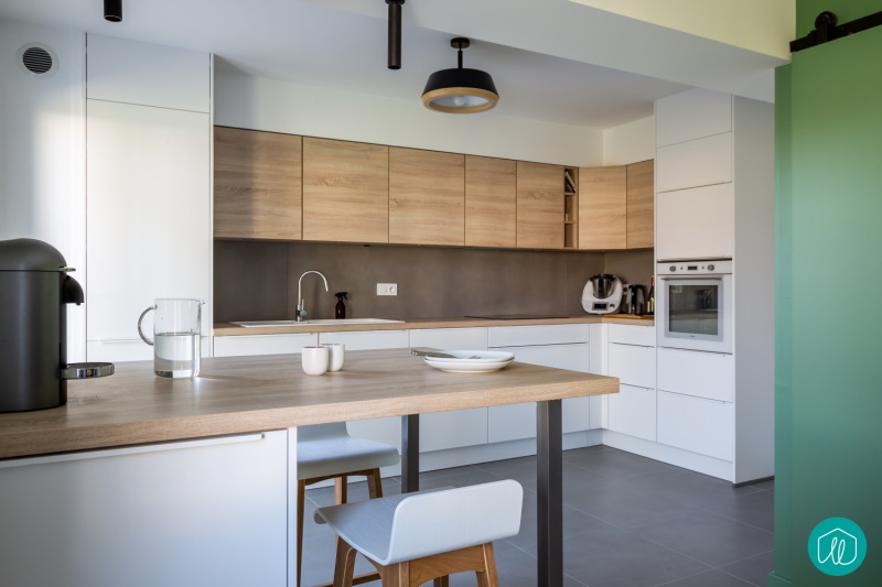 Agence etincelles Bordeaux Rénovation d'ne maison où les espaces étaient cloisonnés, sombres et manquant de fonctionnalité et de convivialité entre les pièces 