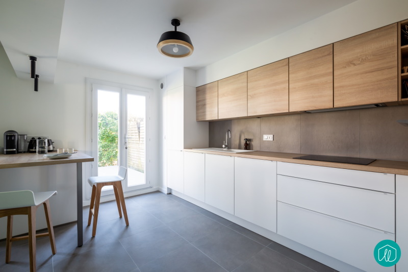 Agence etincelles Bordeaux Rénovation d'ne maison où les espaces étaient cloisonnés, sombres et manquant de fonctionnalité et de convivialité entre les pièces 